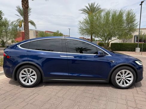 Used 2018 Tesla Model X 100D AWD/4WD image 2