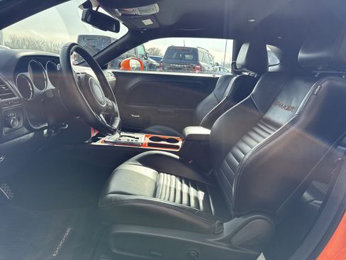 Used 2014 Dodge Challenger R/T image 4