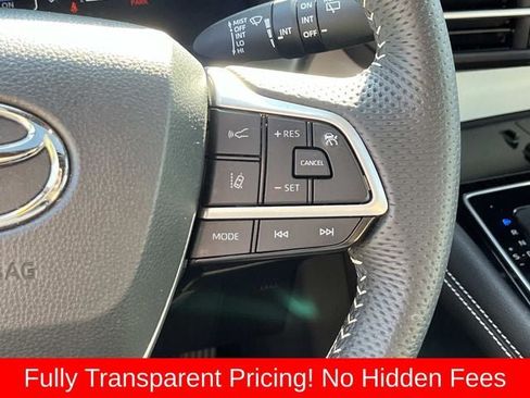 Used 2025 Toyota Sienna XSE AWD/4WD image 30
