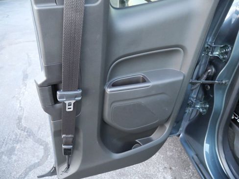 Used 2015 GMC Canyon SLE w/ All-Terrain Package image 22