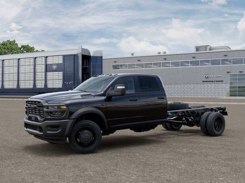 New 2026 RAM 4500 Tradesman AWD/4WD image 2