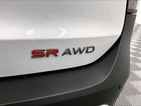 New 2026 Nissan Kicks SR AWD/4WD image 21