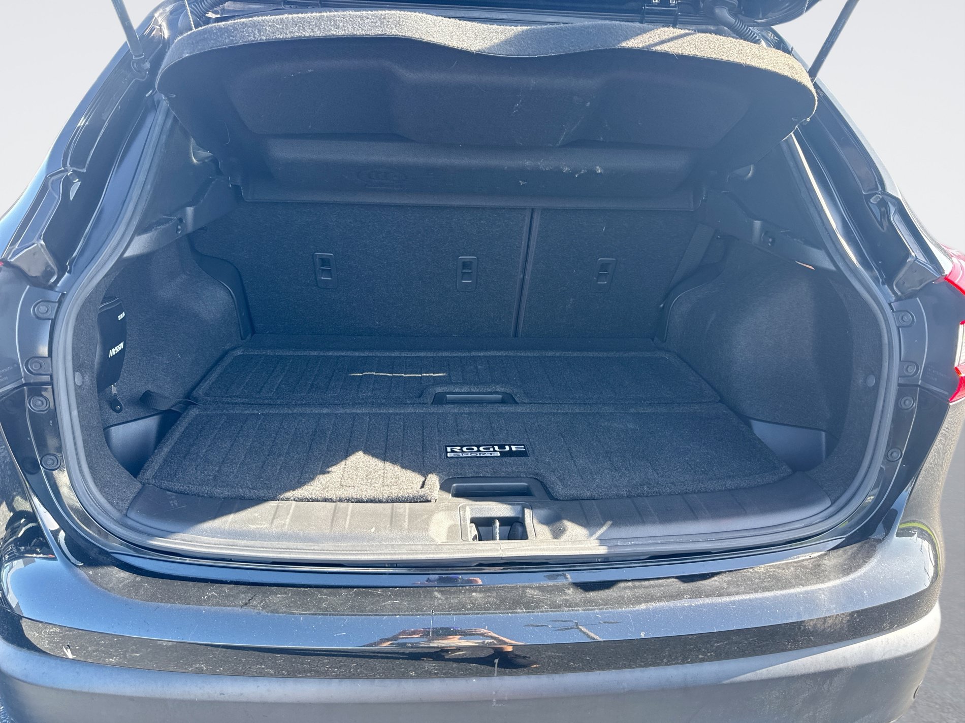 Used 2020 Nissan Rogue Sport SV FWD image 13