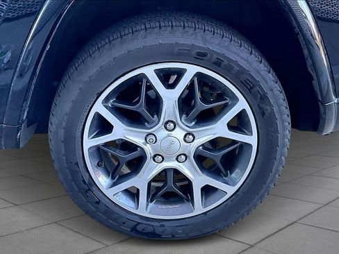 Used 2019 Jeep Grand Cherokee Overland image 9