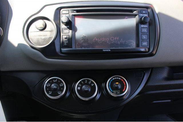 Used 2016 Toyota Yaris L FWD image 18