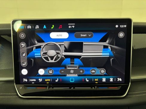 Used 2025 Volkswagen Tiguan SE R-Line AWD/4WD image 19