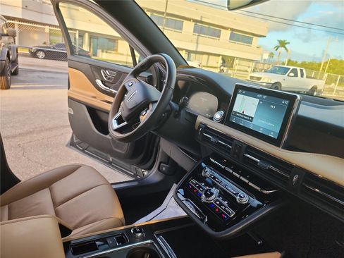 Used 2022 Lincoln Corsair Reserve w/ Equipment Group 201A image 28