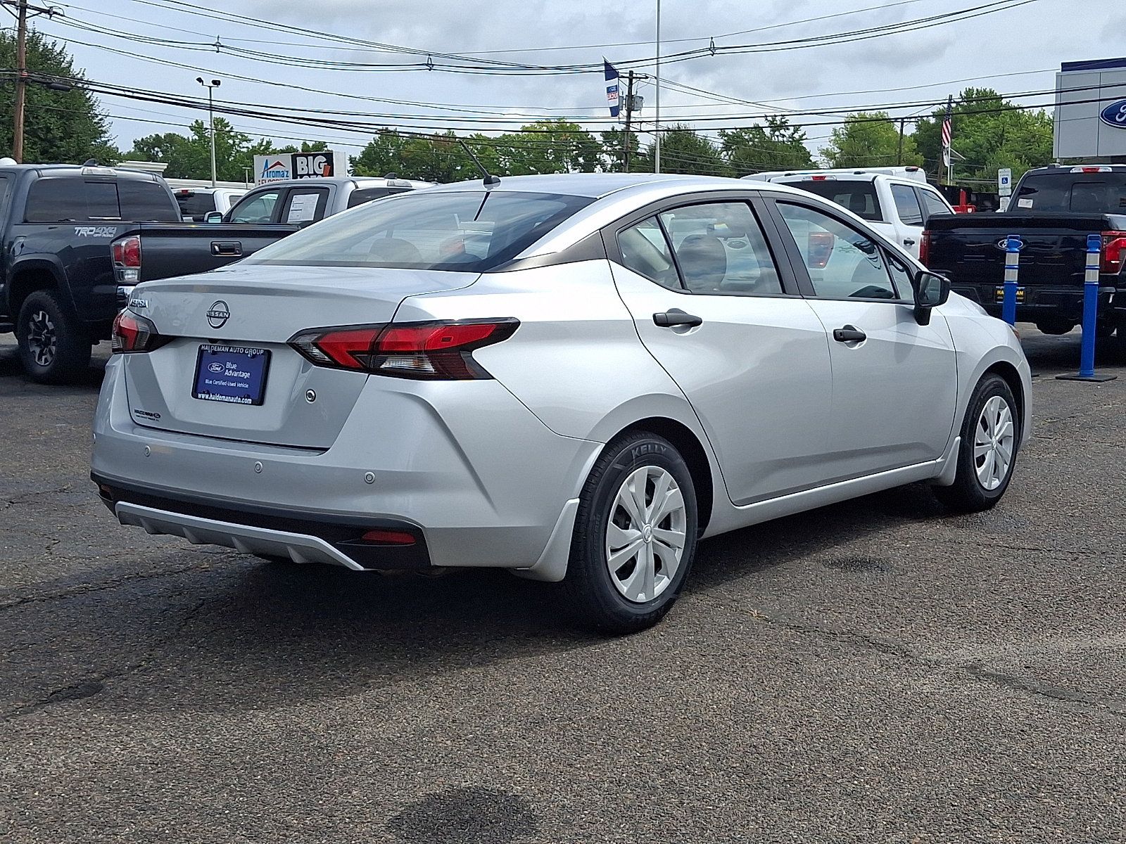 Used 2023 Nissan Versa S w/ Trunk Package FWD image 7