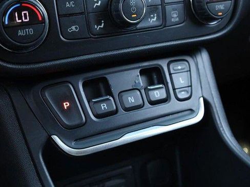 Used 2020 GMC Terrain SLT w/ Preferred Package FWD image 17