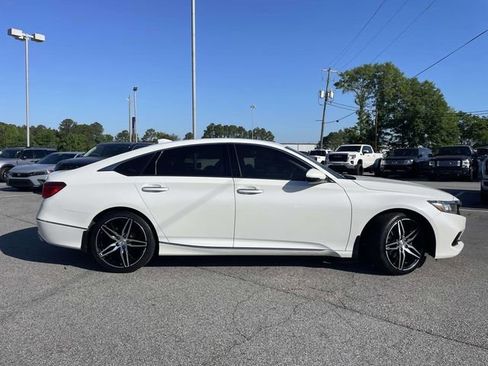 Used 2021 Honda Accord Touring image 2