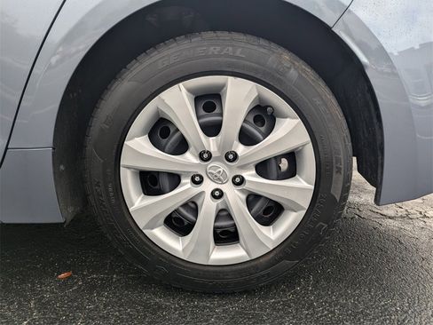 Certified 2021 Toyota Corolla LE image 19