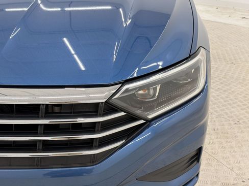 Used 2019 Volkswagen Jetta SEL w/ Cold Weather Package FWD image 11