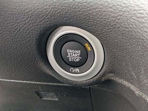 New 2026 Chrysler Pacifica Select image 21