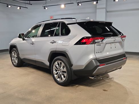 Used 2021 Toyota RAV4 Limited AWD/4WD image 5