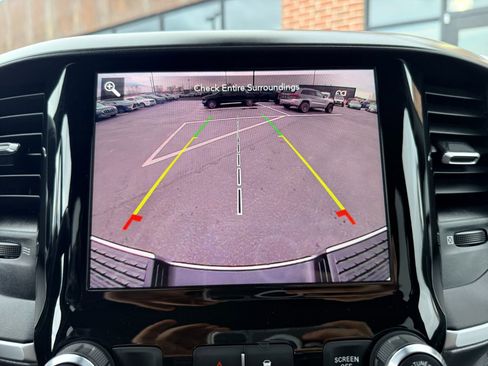 Used 2021 RAM 2500 Big Horn w/ Level 1 Equipment Group image 18