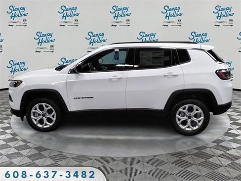 New 2026 Jeep Compass Latitude image 8