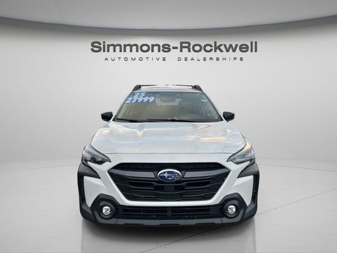 Used 2025 Subaru Outback Premium image 2