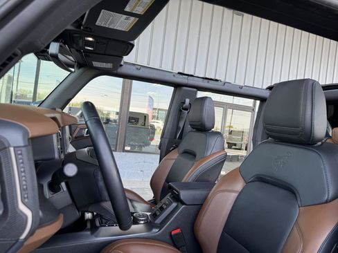 Used 2024 Ford Bronco Outer Banks image 16