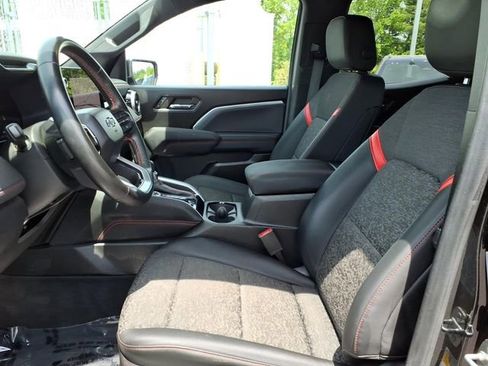 Used 2023 Chevrolet Colorado Z71 w/ Z71 Convenience Package 2 AWD/4WD image 12