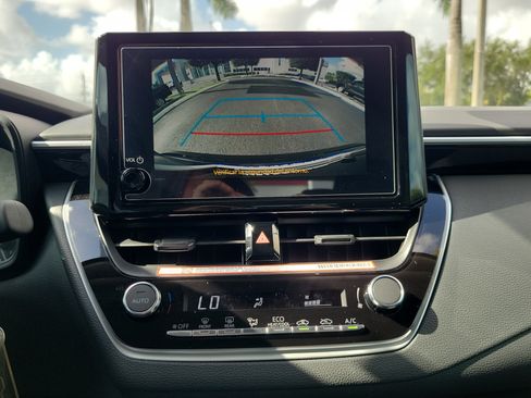 Used 2025 Toyota Corolla LE FWD image 27