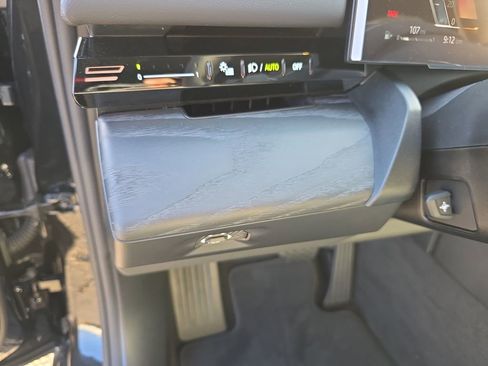 New 2026 BMW 530i xDrive w/ Premium Package image 12