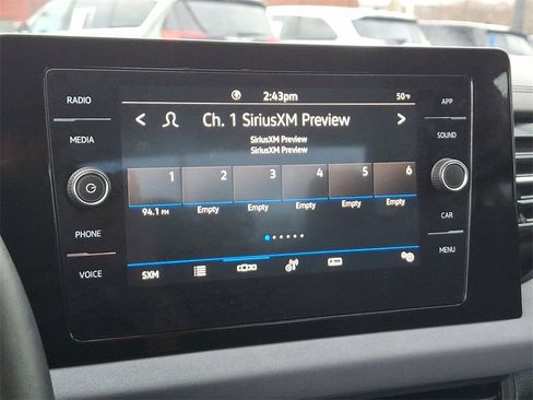 Used 2025 Volkswagen Jetta SE image 16