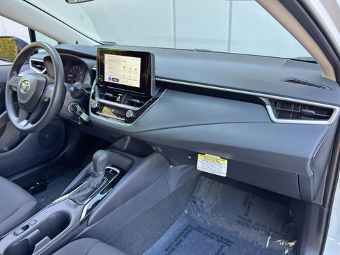 Used 2025 Toyota Corolla LE FWD image 13