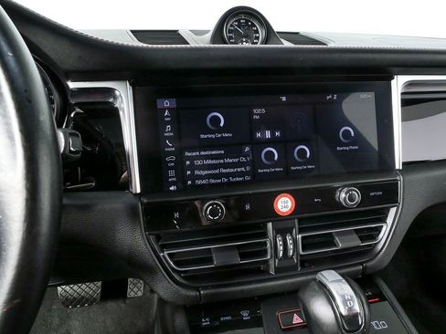 Certified 2024 Porsche Macan image 14