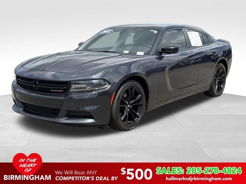 Used 2018 Dodge Charger SXT w/ Blacktop Package RWD image 1
