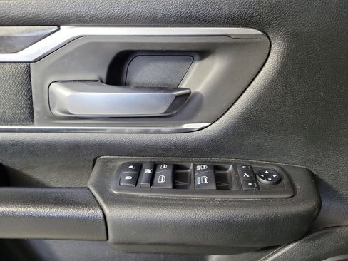Used 2019 RAM 1500 Big Horn AWD/4WD image 16