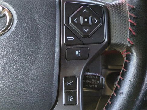 Used 2019 Toyota Tacoma TRD Sport image 27