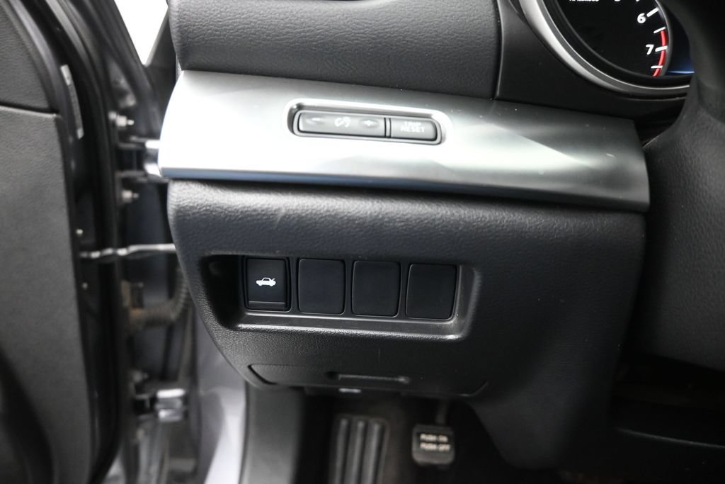 Used 2021 Nissan Maxima 3.5 SV w/ Floor Mat Group FWD image 13