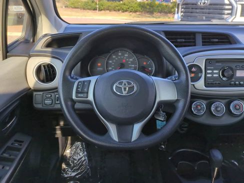 Used 2013 Toyota Yaris LE image 15