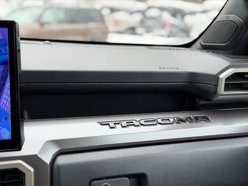 Used 2024 Toyota Tacoma TRD Off-Road image 22