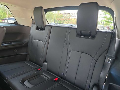 Certified 2026 INFINITI QX60 Luxe w/ Cargo Package FWD image 9