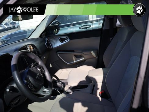 Used 2020 Kia Soul LX FWD image 11