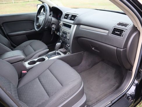 Used 2010 Ford Fusion SE image 25