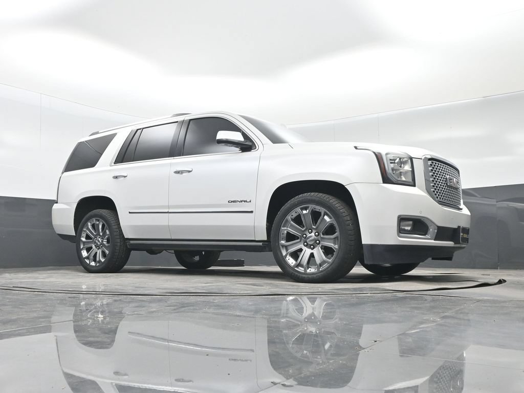 Used 2016 GMC Yukon Denali w/ Open Road Package AWD/4WD image 32