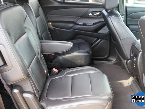 Used 2022 Chevrolet Traverse LT image 18