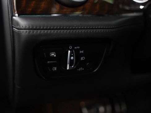 Used 2018 Bentley Bentayga Onyx Edition AWD/4WD image 35