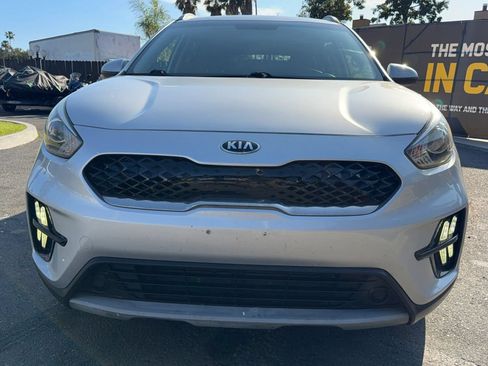 Used 2020 Kia Niro LX FWD image 10
