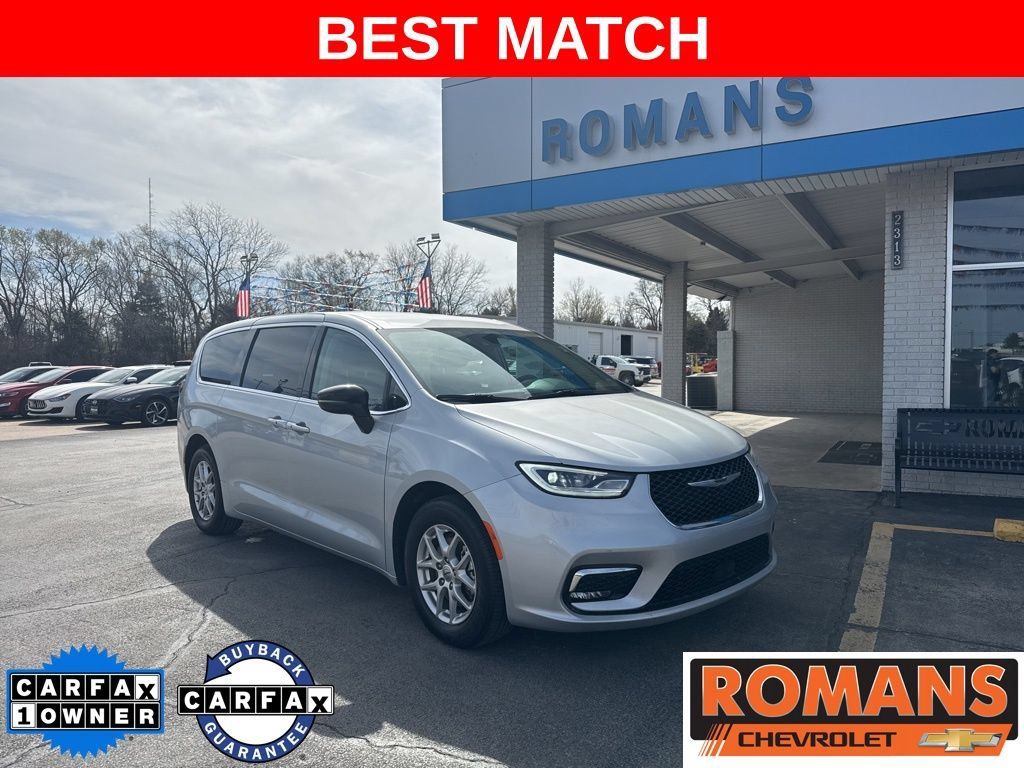 Used 2024 Chrysler Pacifica Touring-L FWD image 1