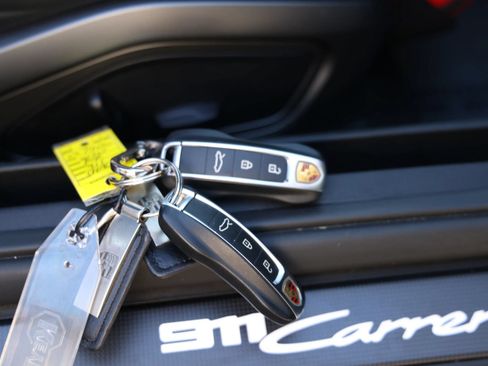 Used 2020 Porsche 911 Carrera S RWD image 29