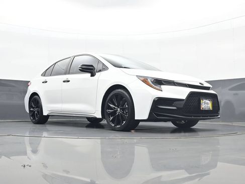 Used 2022 Toyota Corolla SE FWD image 23