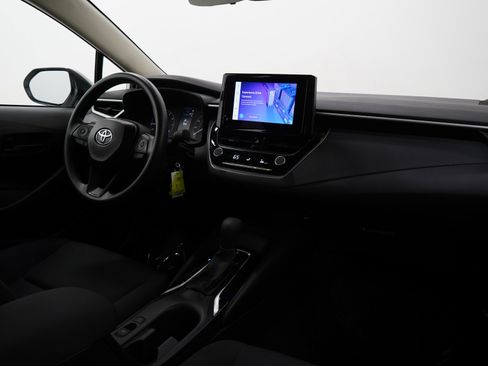 Used 2025 Toyota Corolla LE image 12