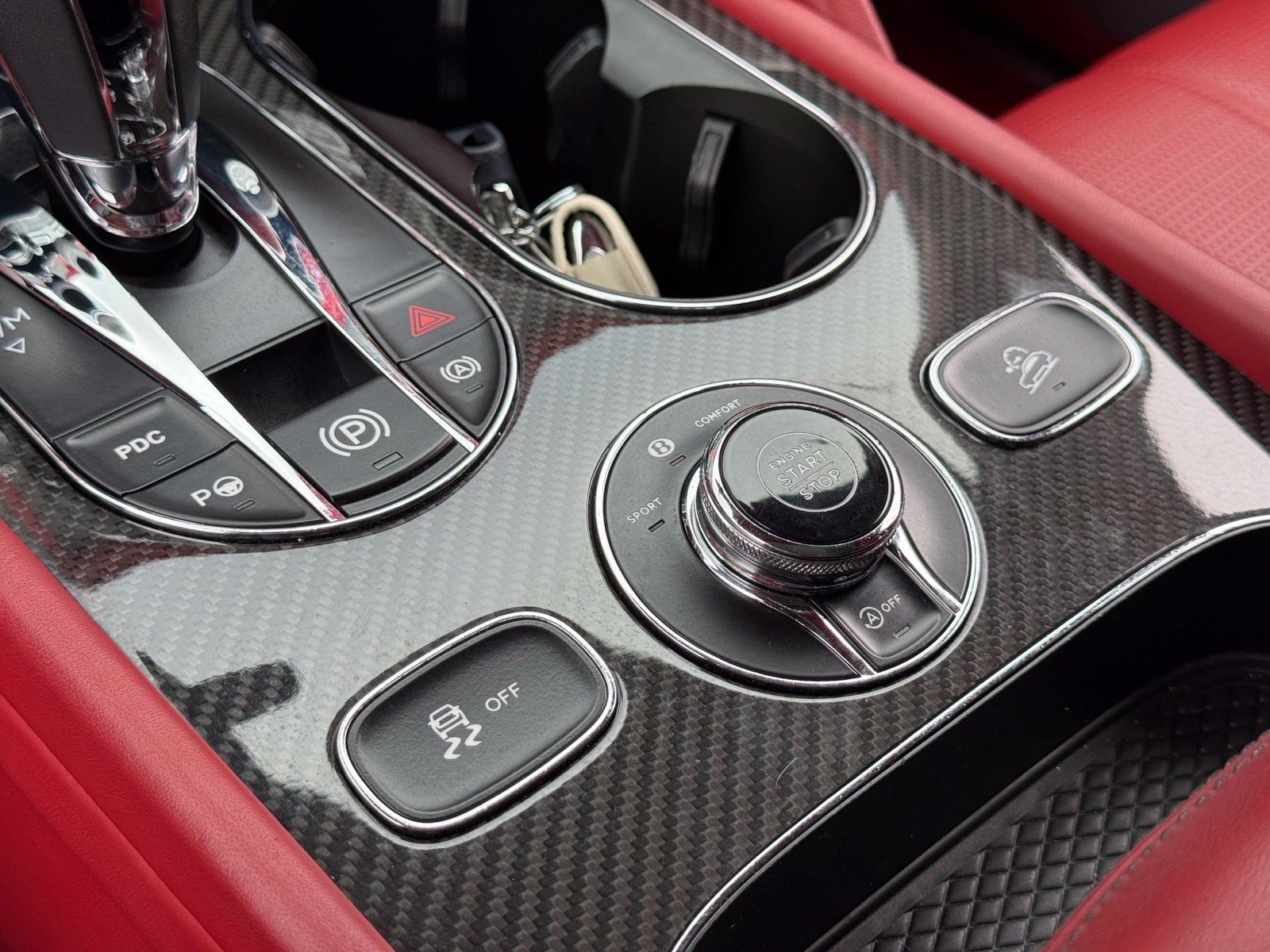 Used 2021 Bentley Bentayga AWD/4WD image 31