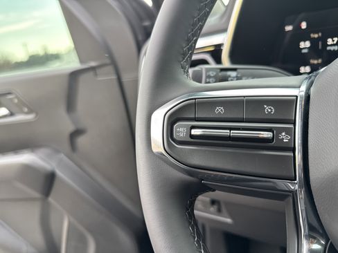 New 2026 GMC Canyon Elevation w/ Convenience Package image 18