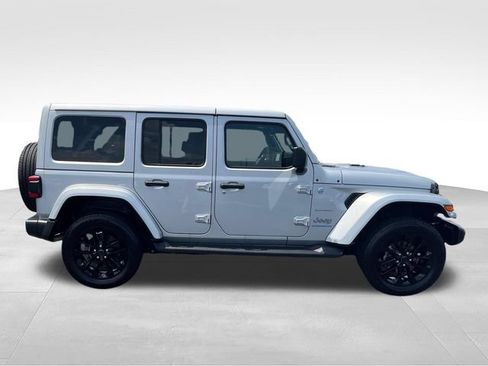Used 2024 Jeep Wrangler Unlimited Sahara w/ Technology Group AWD/4WD image 6