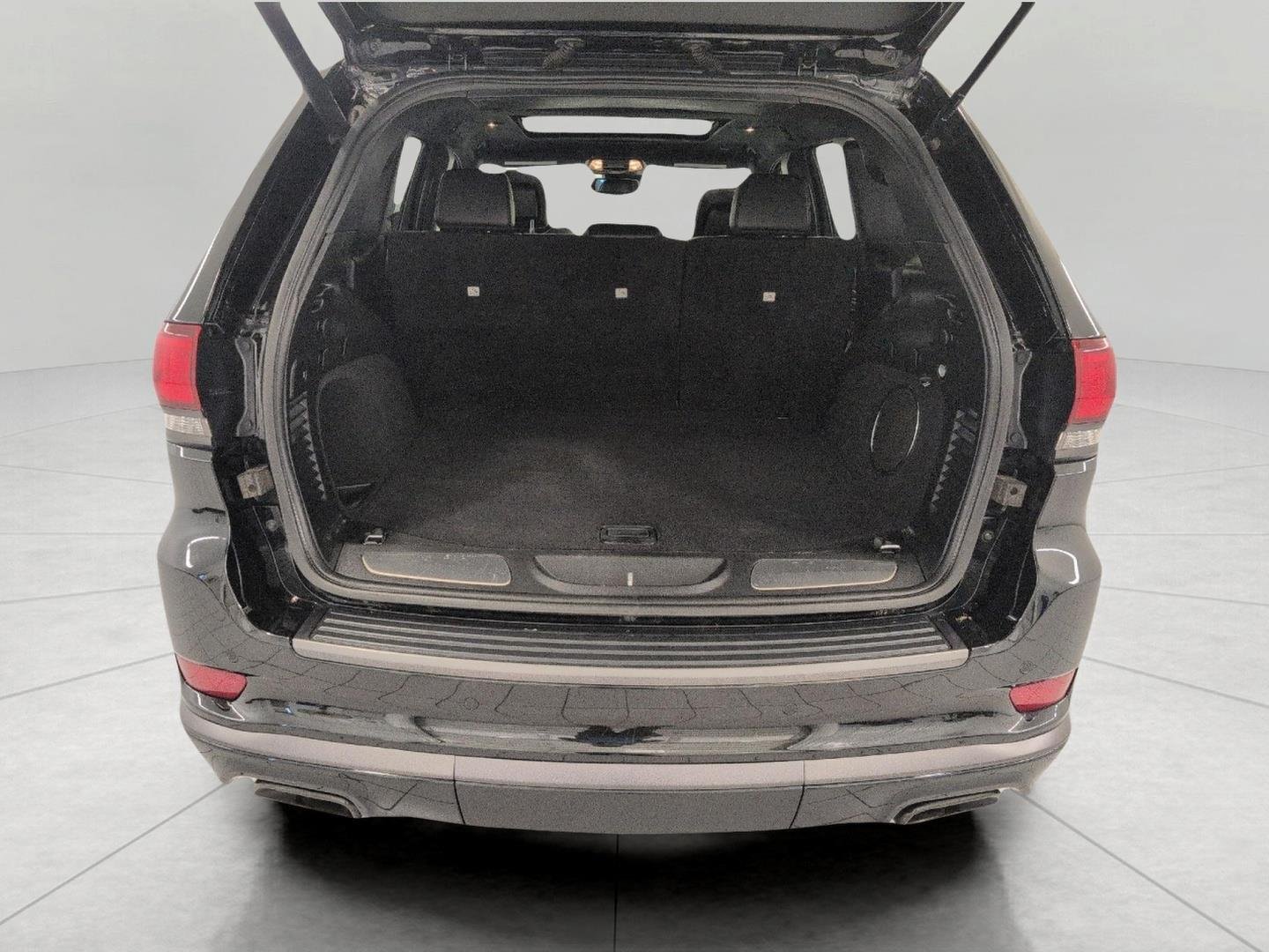 Used 2021 Jeep Grand Cherokee Overland AWD/4WD image 44