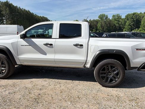 Used 2025 Chevrolet Colorado Trail Boss AWD/4WD image 11
